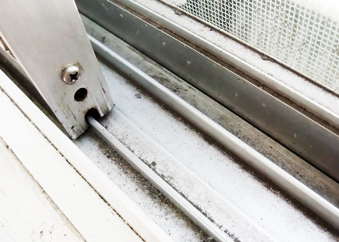 窓のサッシ・壁紙補修のイメージ